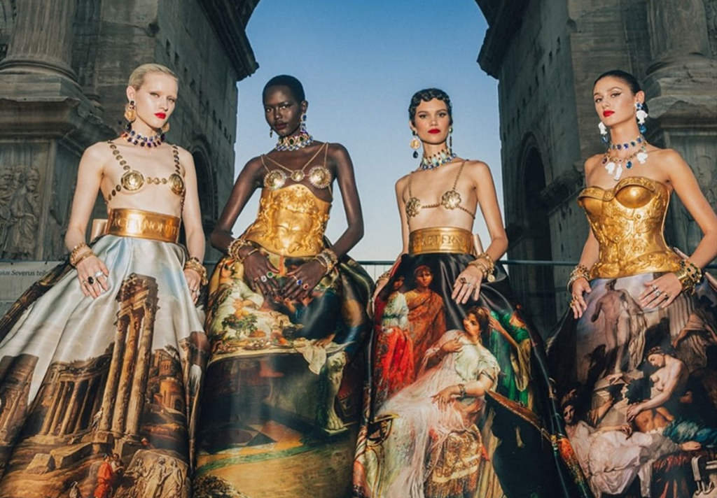 Dolce E Gabbana Al Foro Romano Per Alta Moda 2025